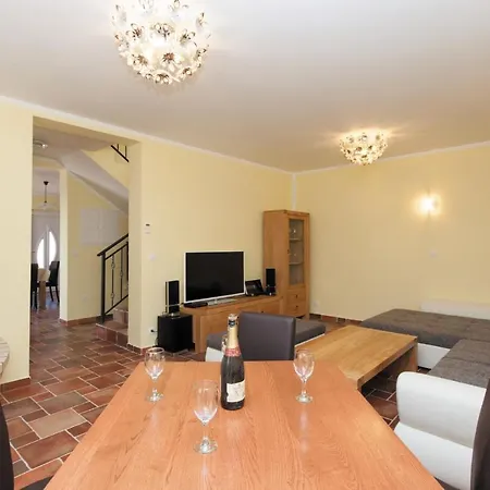 Holiday home House Davorka *