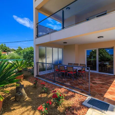 Feriehus House Davorka